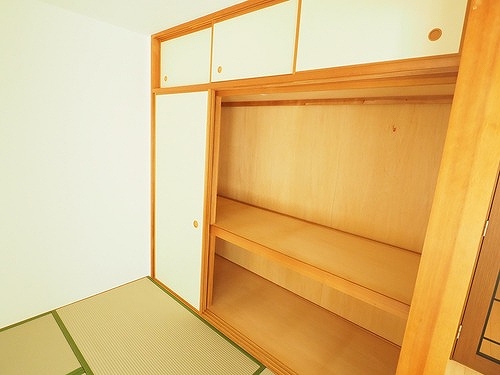 ライオンズ多摩センター　翠彩の杜 天袋付きの押入