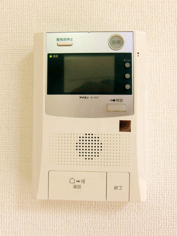 ドミシル池袋1階 モニター付きインターホンで防犯対策も抜かりなく