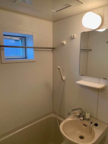 ルーエ渕野辺2階 窓付きで自然乾燥可能です◎