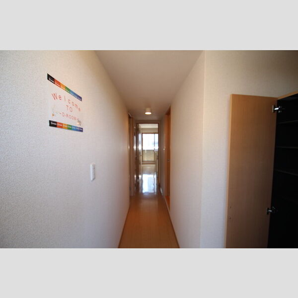 カーサニコル203号室 玄関