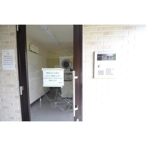 ヴィラ茗荷谷101号室 エントランス