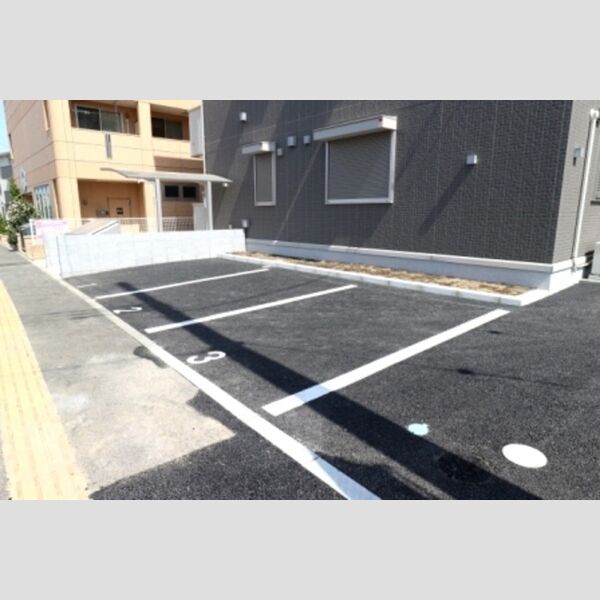 グランツ 駐車場