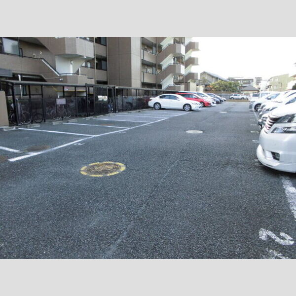 クレドール草加508号室 駐車場