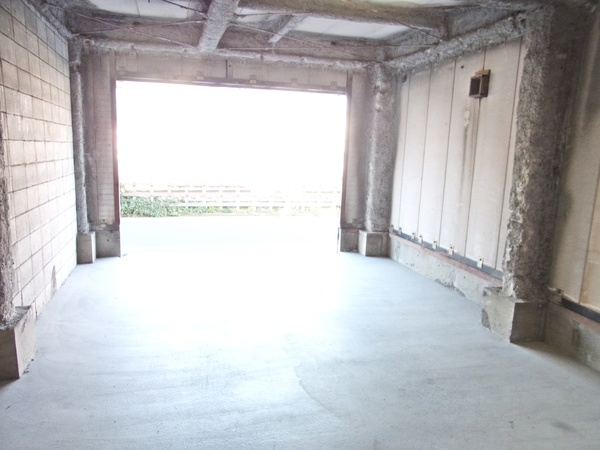 鶴見ハイツ 駐車場