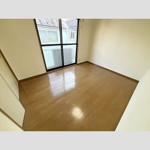 ウィッシュヒルズ 2階洋6帖