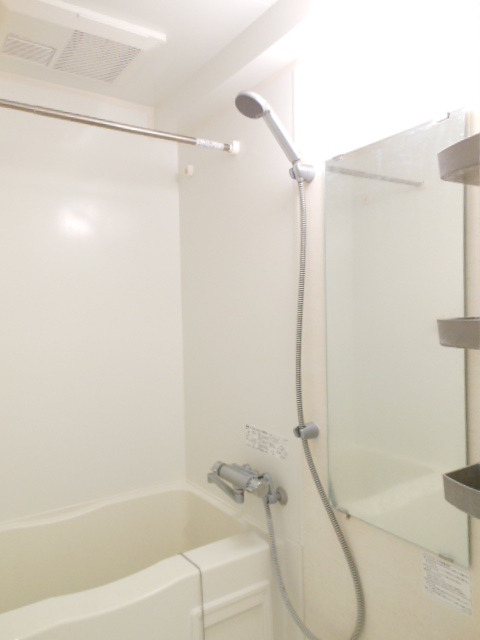 グランド・ガーラ新横浜North 横室乾燥機付バスルーム