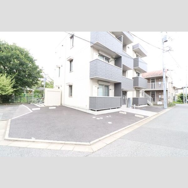 ベルフルール102号室 駐車場