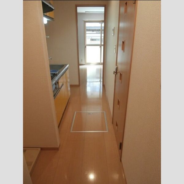 セピアコート本町103号室 廊下