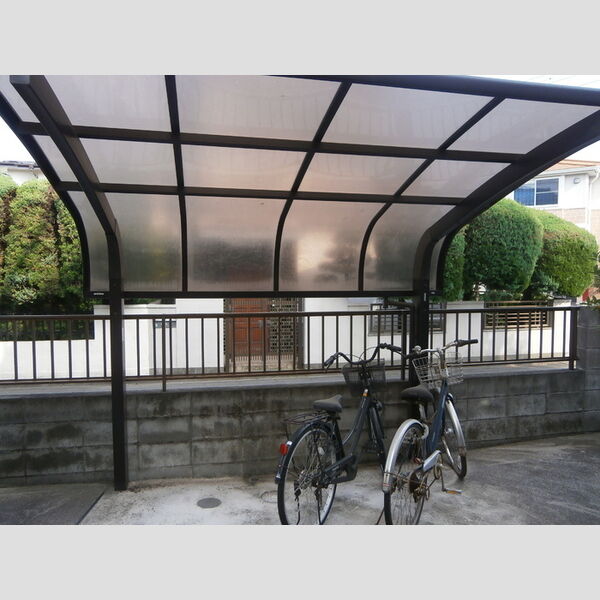 メゾンドール 屋根付き駐輪場