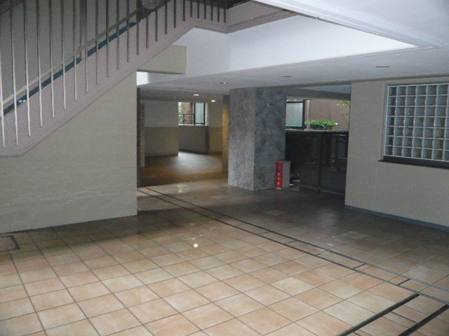 ヒルズ市川妙典　１０４号室 エントランス