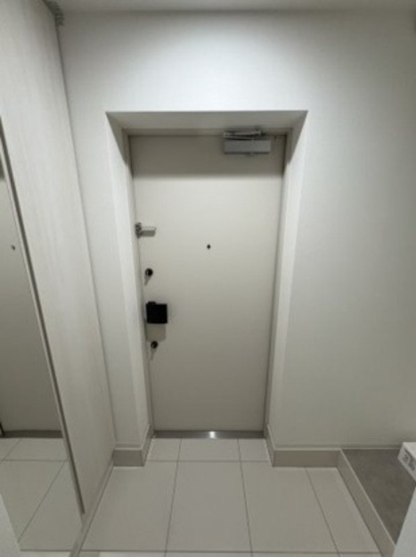 ジェノヴィア世田谷桜1階 玄関