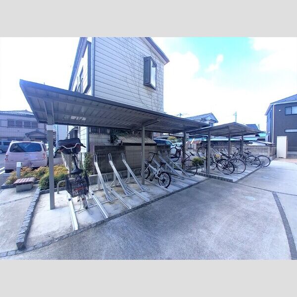 リバーパーク越ヶ谷 駐輪場