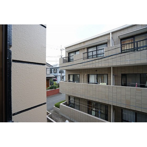 イリス三田0204号室 窓から