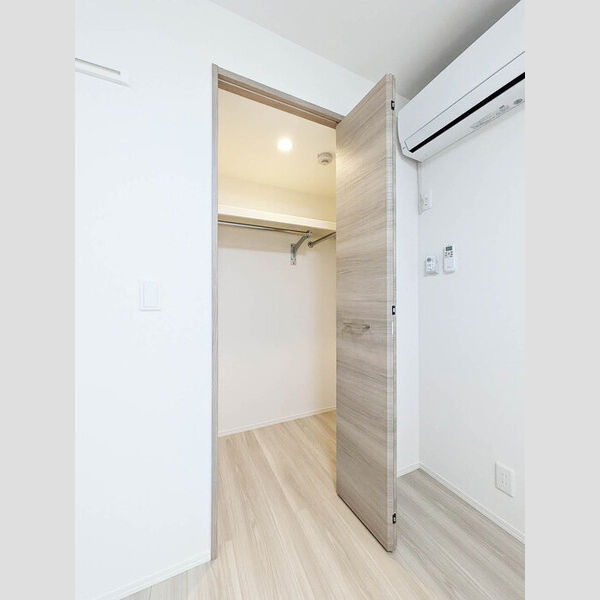 ヴィアレット　Ⅷ クローゼット