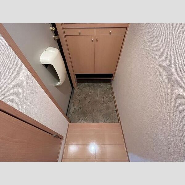 メゾンベール末広Ⅱ203号室 玄関