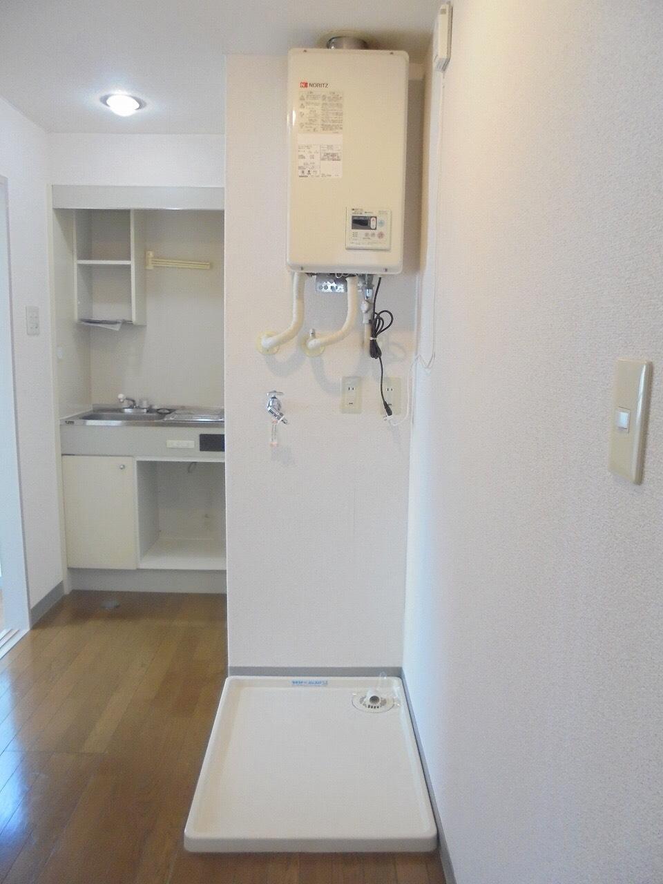 マリオ能見台203号室 玄関から室内・ガス湯沸、警報機