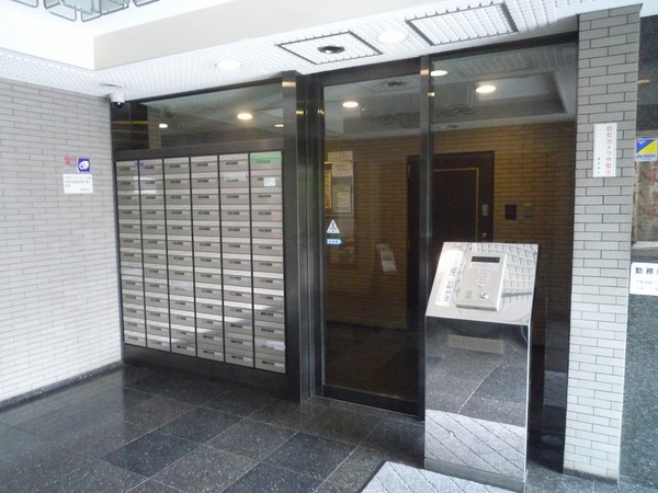 ＮＩＣＥアーバンスピリッツ生麦204号室 エントランス