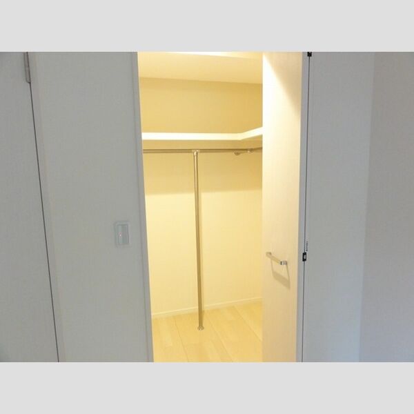 FINE FLATS S103号室 ウォークインクローゼット