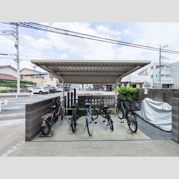 メゾンドソメイユ 駐輪場