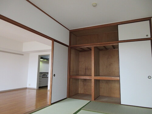 テレパレス船橋三咲Ａ棟4階 押入（和室：約８．０畳）　※2025年10月撮影