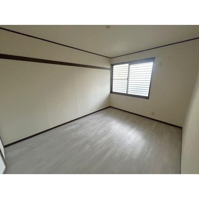 グランデュール瀬戸岡103号室 内観