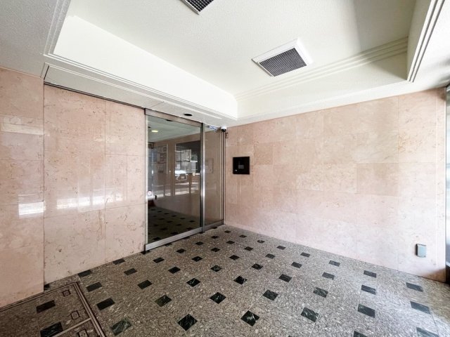 ライオンズプラザ上野毛2階 エントランス