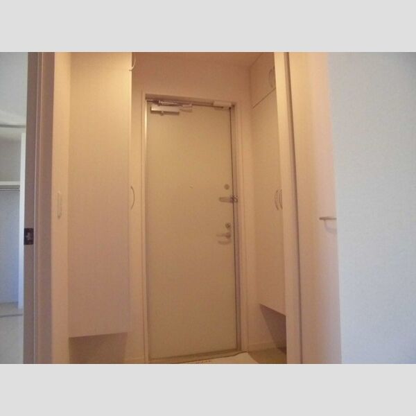 セレーソエステート ■玄関と下駄箱です■