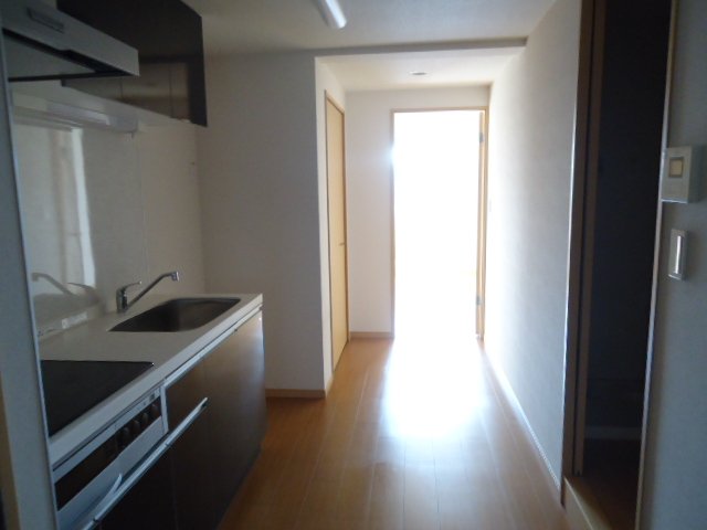 Ｅｓｐｅｒａｎｚａ　-エスペランサ-305号室 キッチン廊下