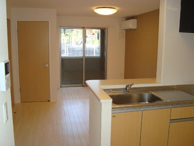 フォレストアーク大森Ⅱ101号室 リビング