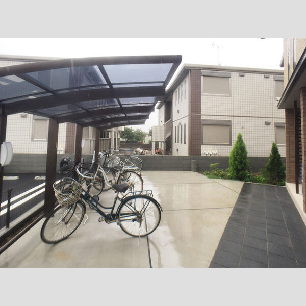 グリーンサイトおおたか 駐輪場