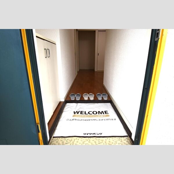 サンパレストミタ 玄関内