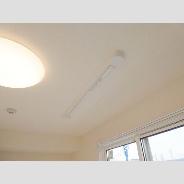 ユートリーⅩ301号室 室内物干しバー