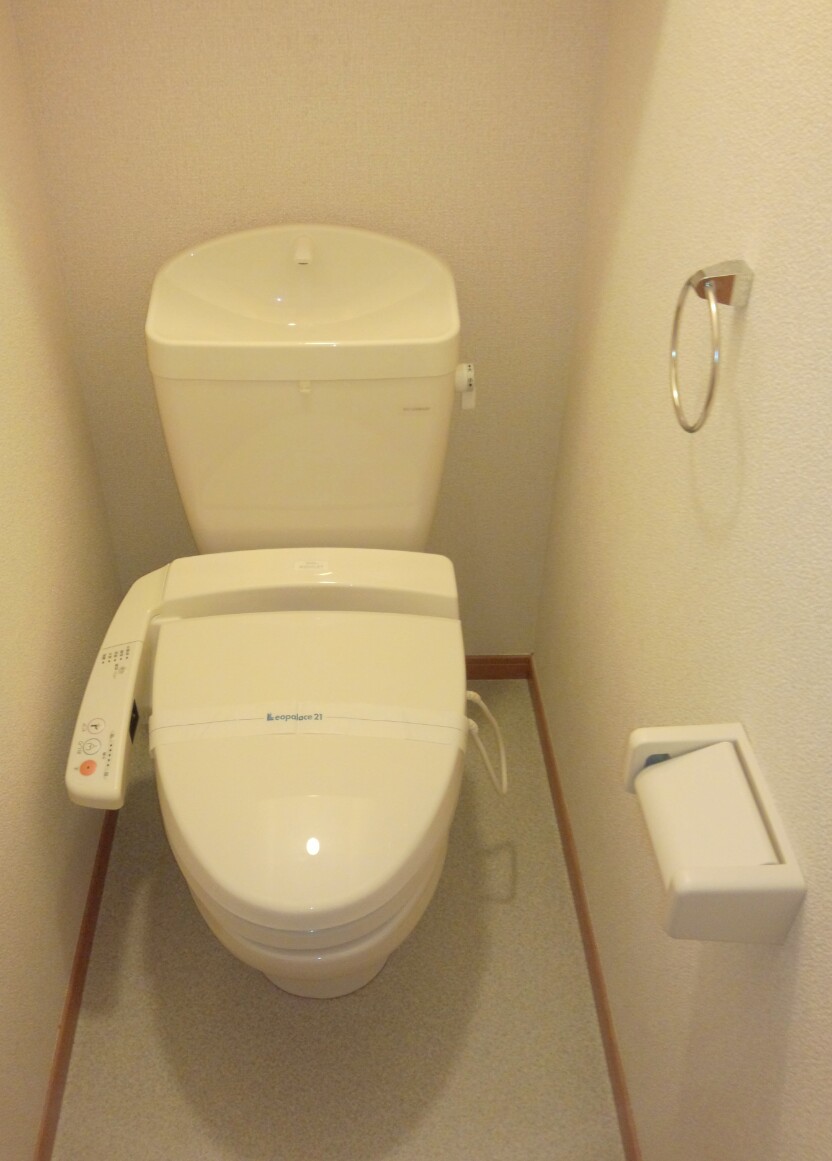 レオパレス３ｍ101号室 温水洗浄便座付き