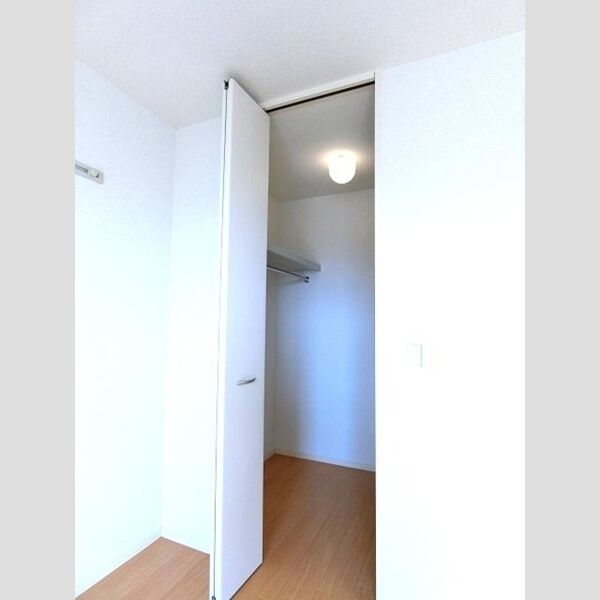 ベルソス高倉　B203号室 ウォークインクローゼット