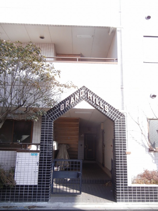 グランドヒルズ1階 エントランス