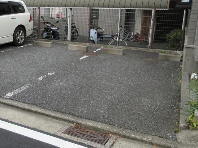 ボヌール西ヶ岡 駐車場　※実際の使用状況とは異なります(現況優先　