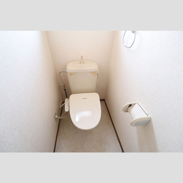 ヴィルヌーブ　A/B/CC201号室 温水洗浄暖房便座