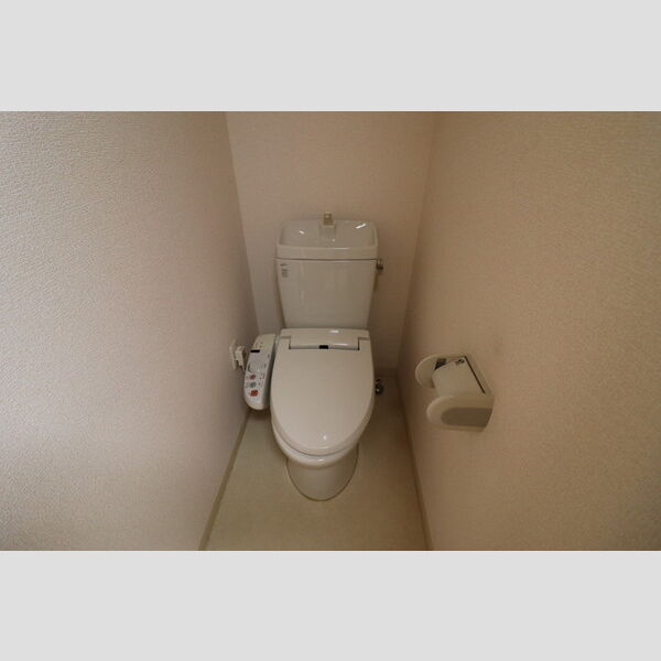 ウィスタリア402号室 温水洗浄暖房便座