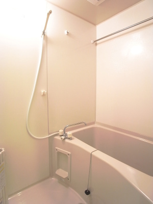 リブリ・三ツ沢フラッツ2階 お風呂