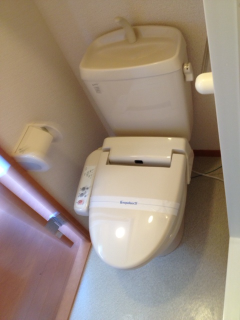 レオパレスイーストハイム銚子108号室 温水洗浄便座付き