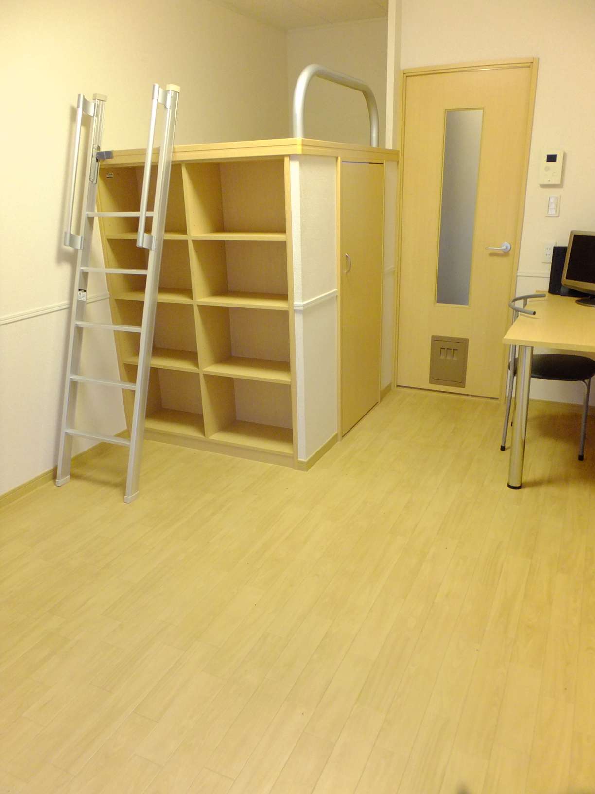 レオパレスフォーブル２１Ａ212号室 リビング