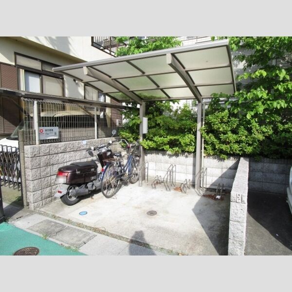 レクエルド広尾 駐輪場