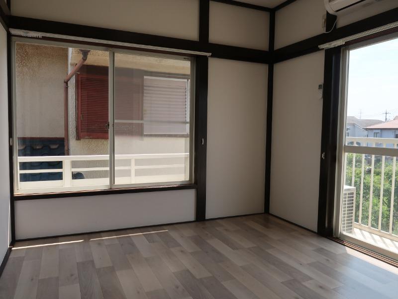 八千代市高津アパート リビング