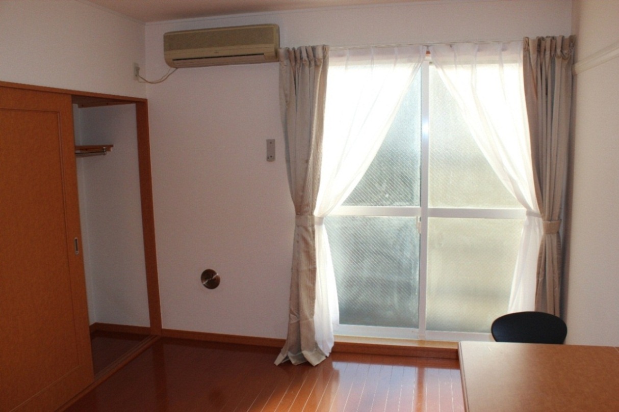 レオパレスシャトーＣ リビング