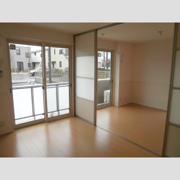 マリアージュ リビングから洋室