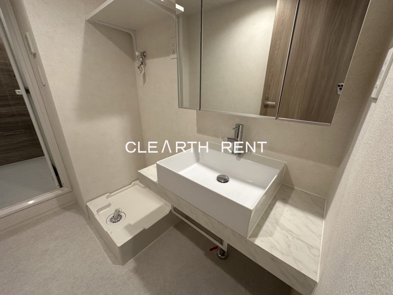 ＧＲＡＮ ＰＡＳＥＯ大井町2階 鏡裏収納もある独立洗面化粧台