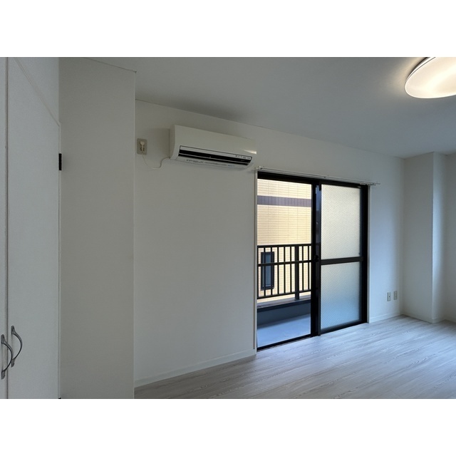 小茂根ビル00202号室 リビング