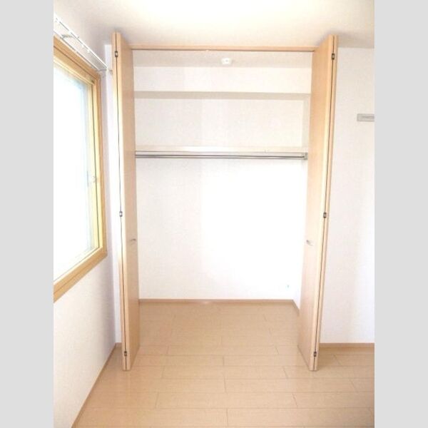 メゾン・ド・オーク306号室 収納