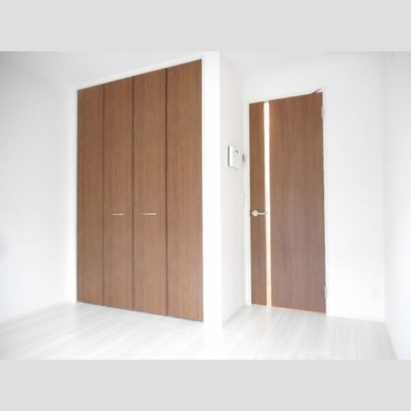 グレイシア206号室 居室全景②