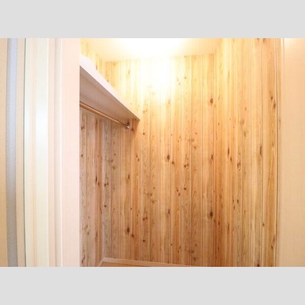 ヴィラ・グランメール108号室 ウォークインクローゼット